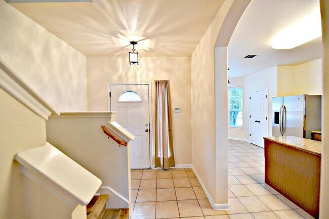 Building Photo - 4025 Meadow Bluff Way