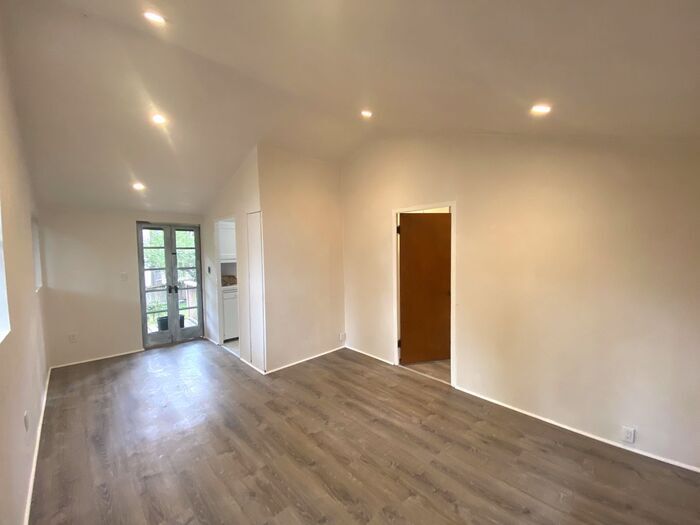 Foto principal - 1020 Austin Ave