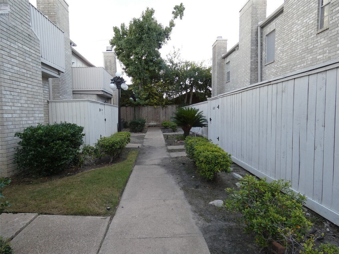 Foto principal - 3780 Tanglewilde St