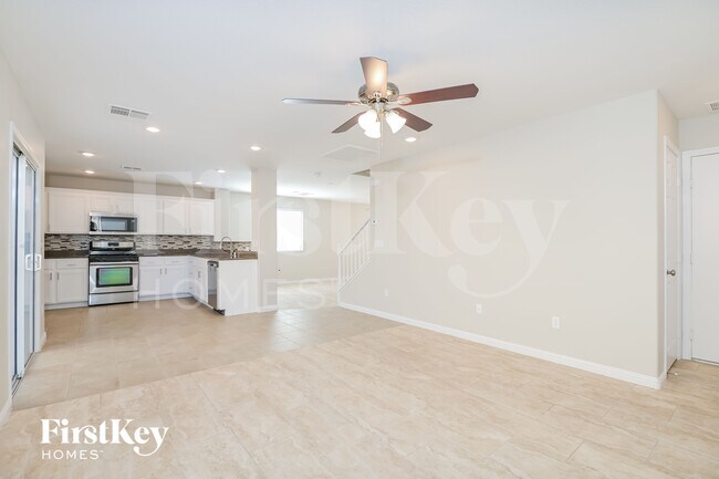 Building Photo - 5717 Old Colony Dr