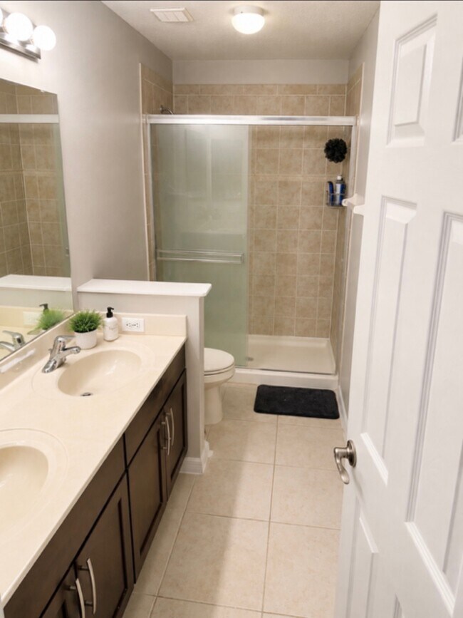 Foto del edificio - 3901 Silverbell Loop