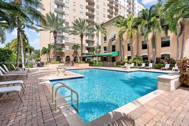 Foto del edificio - 616 Clearwater Park Rd