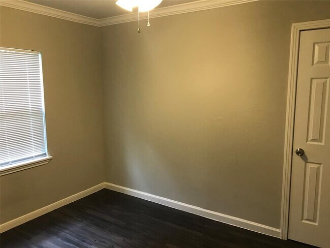 Foto del edificio - 1435 Ogilvie St
