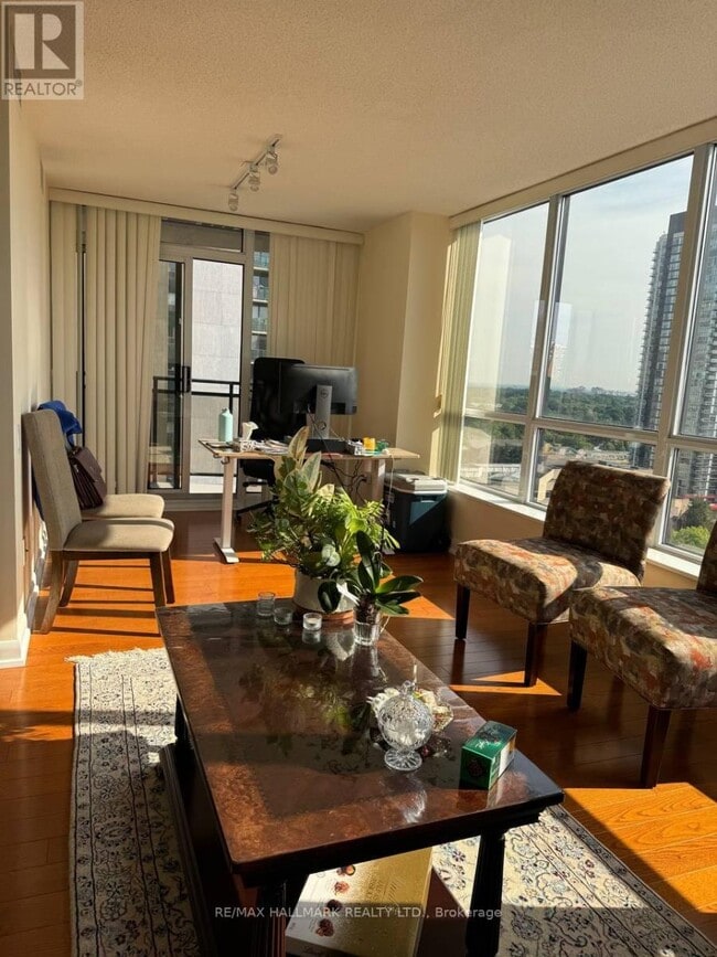 Building Photo - 33 Sheppard Ave E