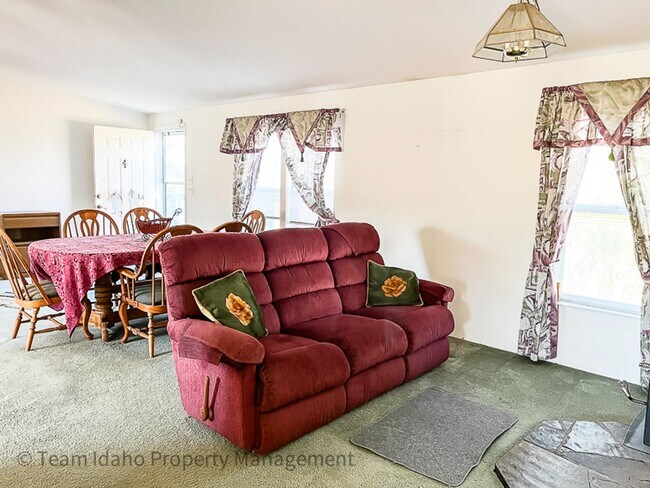 Foto del edificio - 2001 Manufactured Home on 160 Acre Farm ne...
