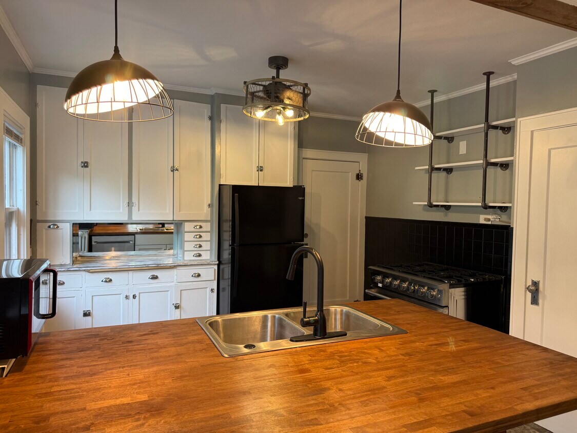 Foto principal - 1817 Englewood Ave