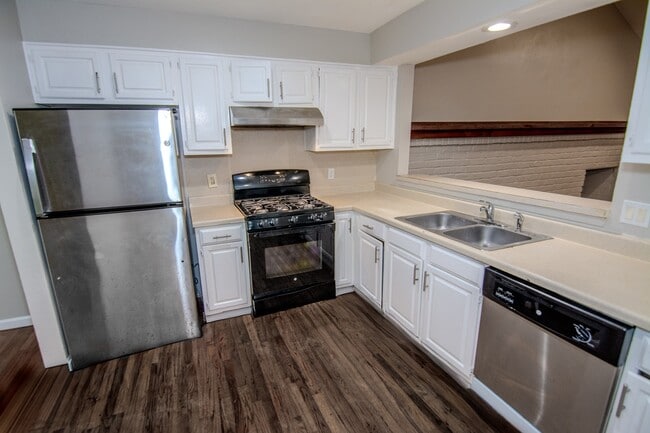 Building Photo - 5235 Enchanted Mist Dr