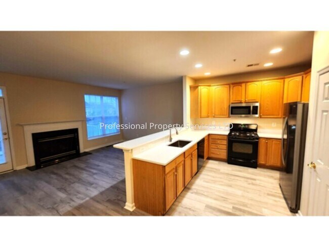 Foto del edificio - Luxury Townhome in the Villages of Urbana