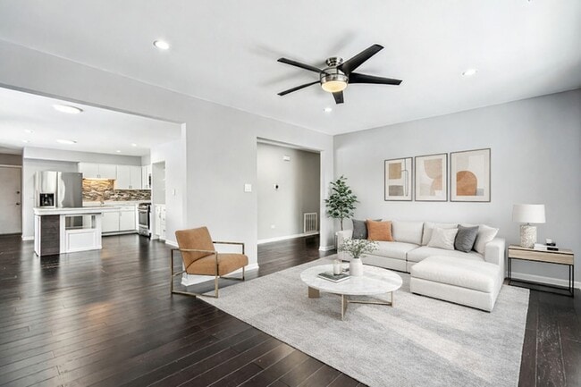 Building Photo - 10406 Waterford Dr