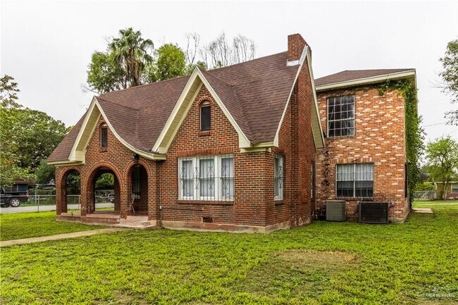 Building Photo - 801 N 16th St