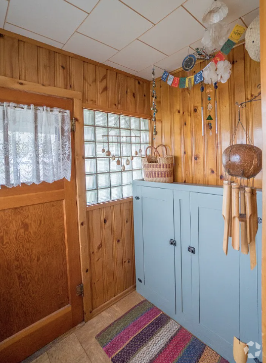 Mudroom - 636 Cliff St