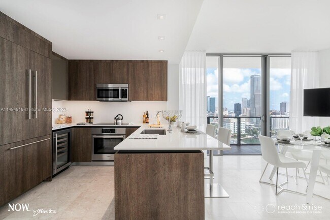 Building Photo - 88 SW 7th St