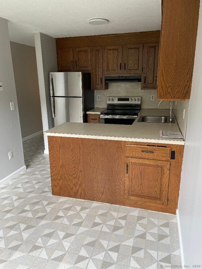 Building Photo - 2 Bristol St