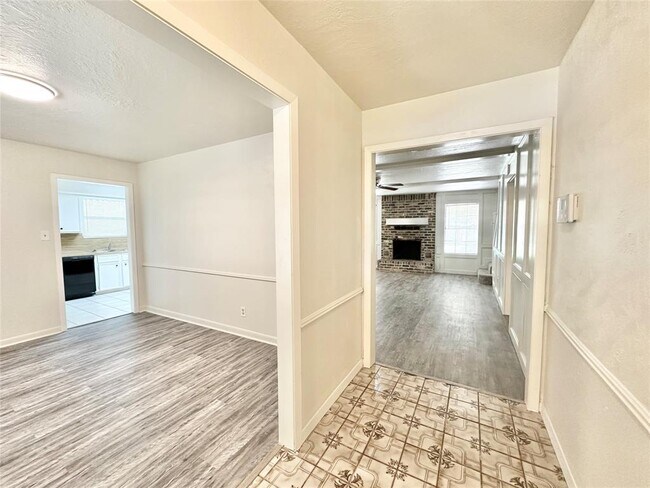 Building Photo - 43 W Torch Pine Cir