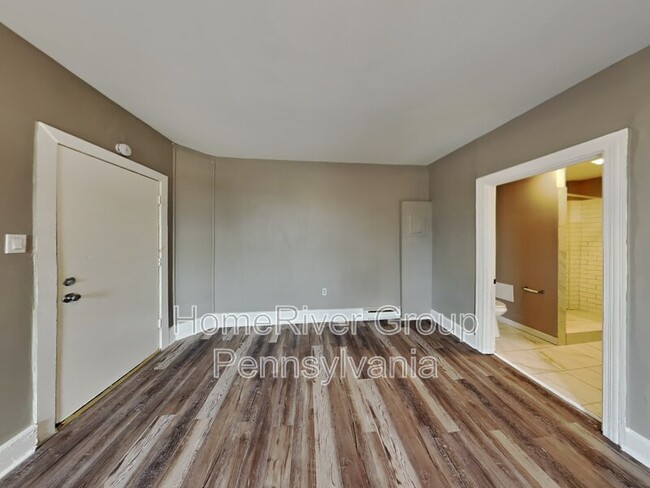 Building Photo - 33 S 18th St