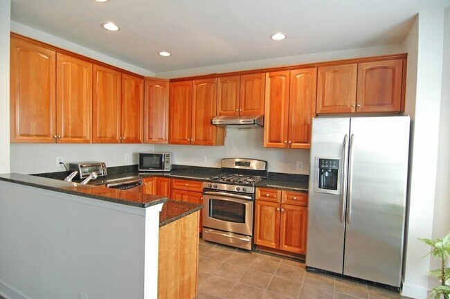 Building Photo - 2502 Bronze Stone Pl