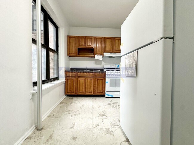 Foto del edificio - 3015 Roberts Avenue