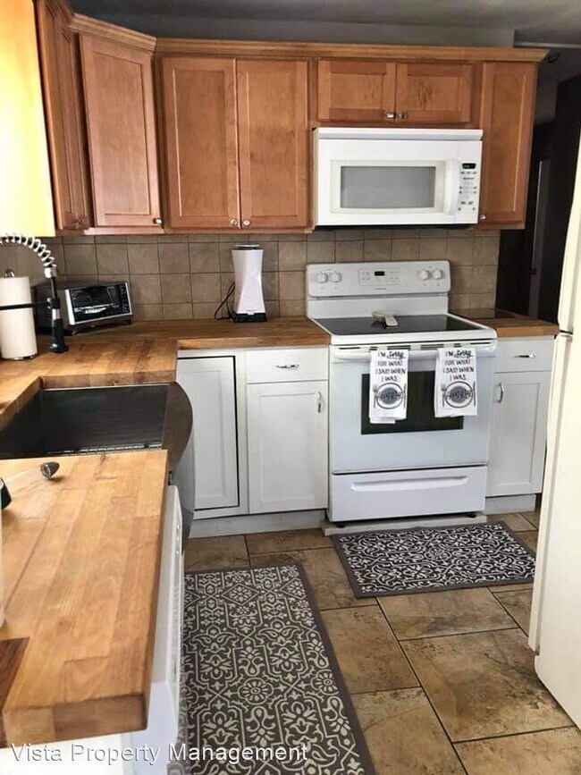 Building Photo - 3 br, 1 bath House - 379 English Rd