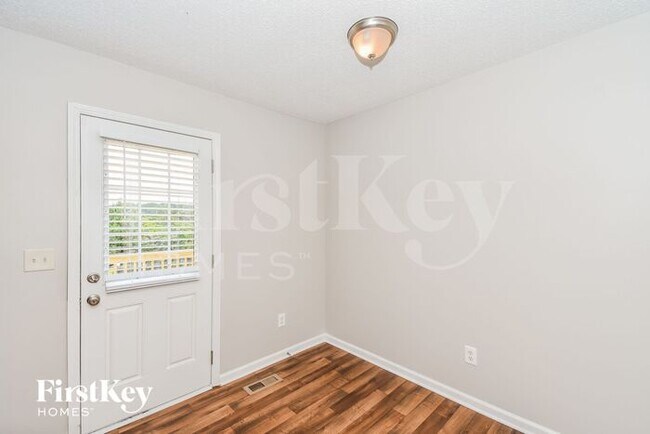 Foto del edificio - 209 Oakwood Place