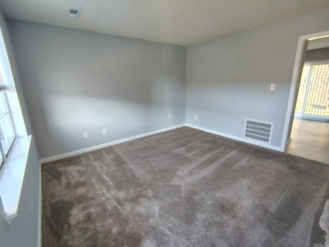 Building Photo - 16 Duiguid Dr