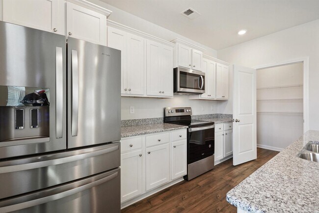 Foto del edificio - 931 Snowberry Dr