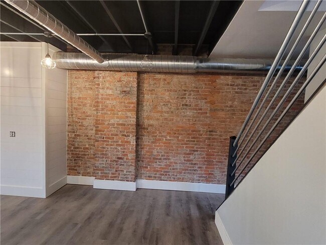 Foto del edificio - 262 Hendricks Pl