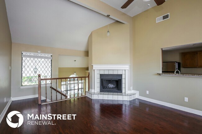 Foto del edificio - 1725 Medina Dr