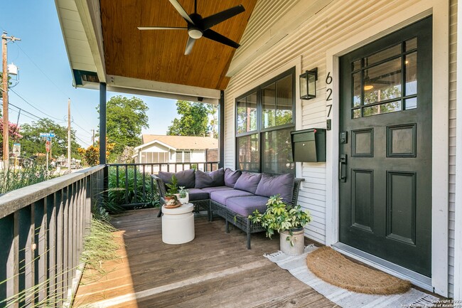 Foto del edificio - GORGEOUS BEACON HILL BUNGALOW