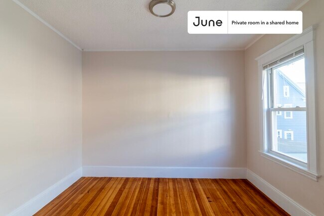 Foto del edificio - Room in Shared 6 bed/2 bath home