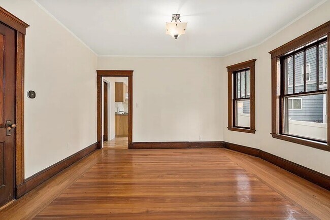 Building Photo - 164 Langdon Ave