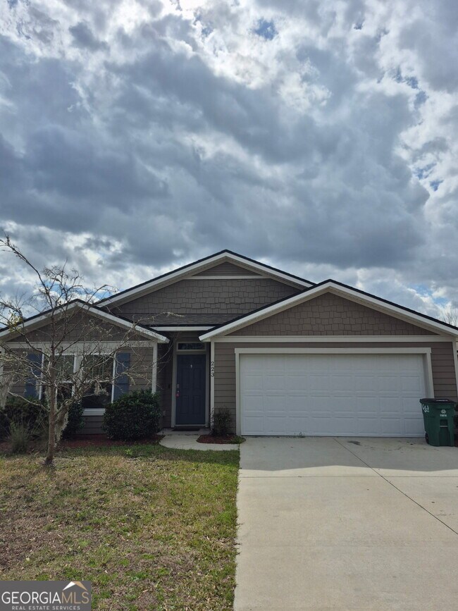 Foto del edificio - 223 Brooklet Cir