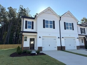 Building Photo - 15 Calluna Dr