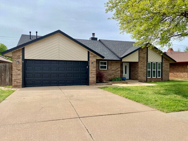 Foto del edificio - Gorgeous Remodeled Edmond 3 Bed 2 Bath