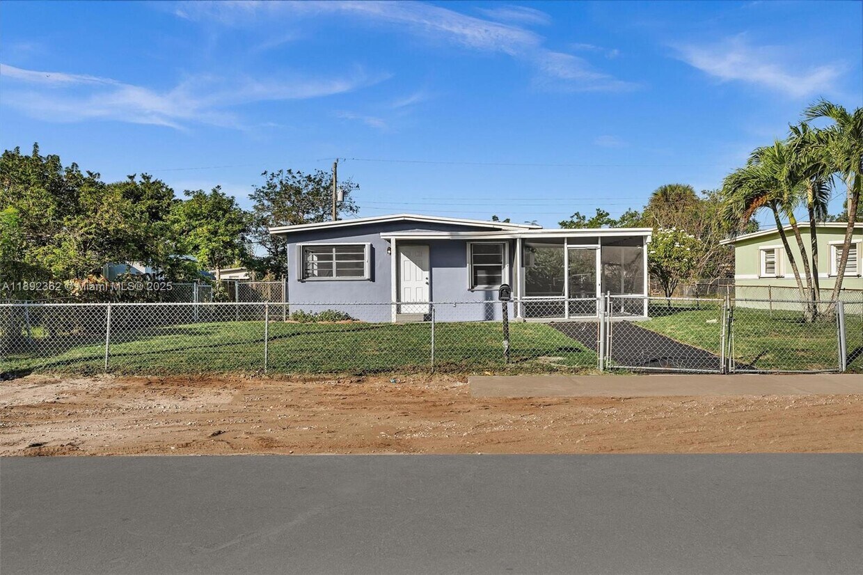 Foto principal - 137 NW 29th Ave