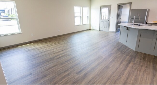 Building Photo - 1 Shamrock Cir
