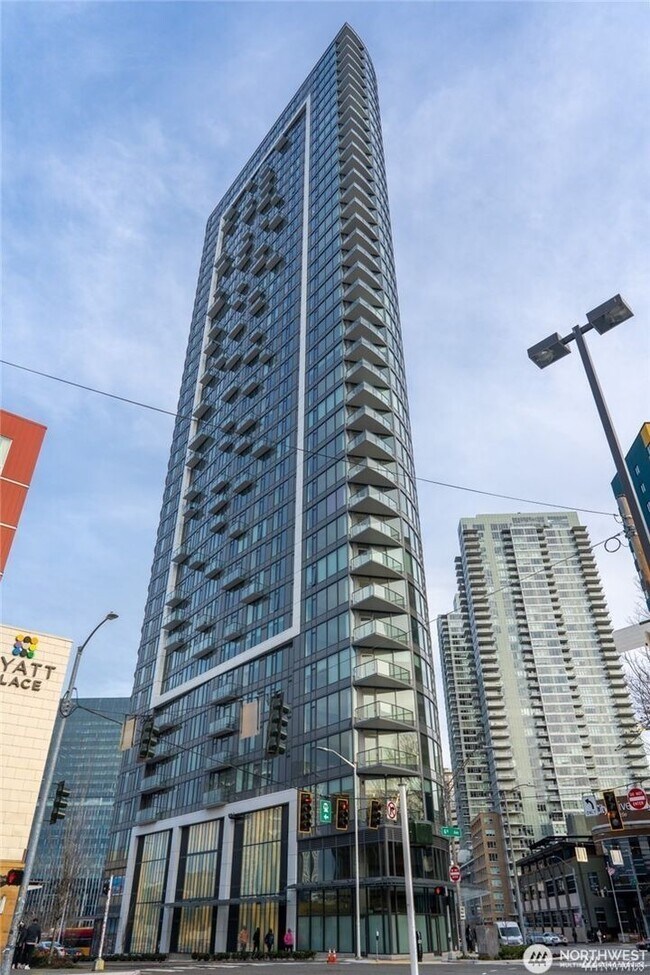 Building Photo - 2510 6th Ave