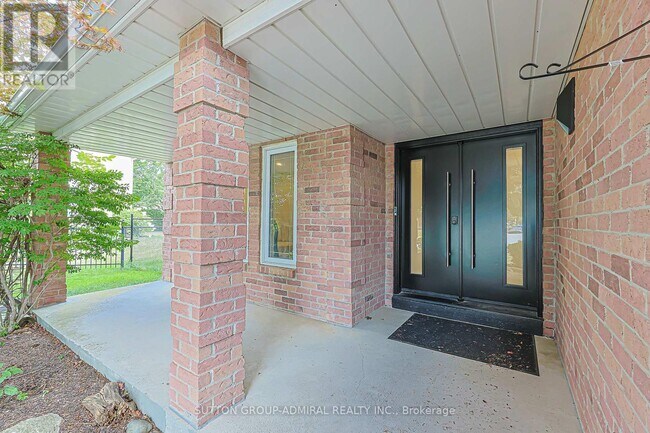 Building Photo - 62 Pickett Crescent
