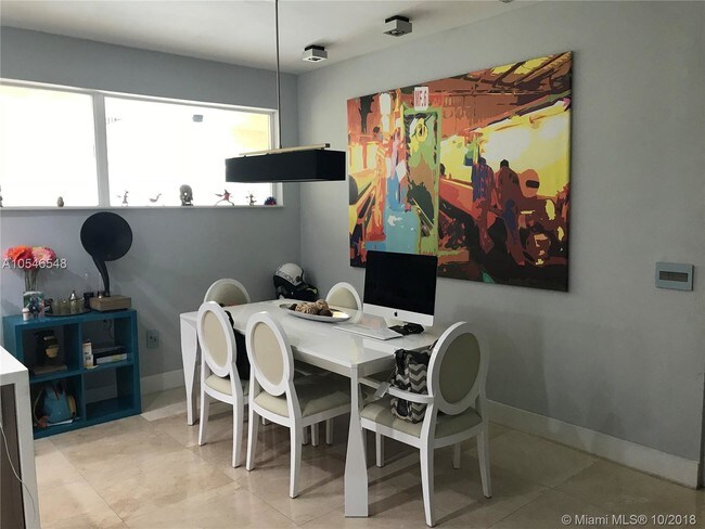 Foto del edificio - 2430 Brickell Ave