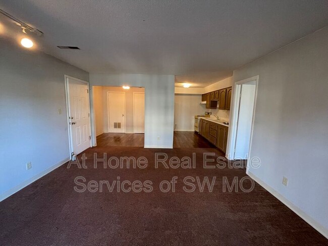 Foto del edificio - 712 E Sunshine St