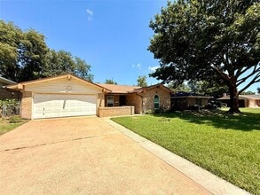 Building Photo - 2217 Indian Creek Dr