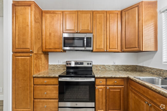 1BR, 1BA - 825SF - Kitchen - Krystal Terrace Apartments