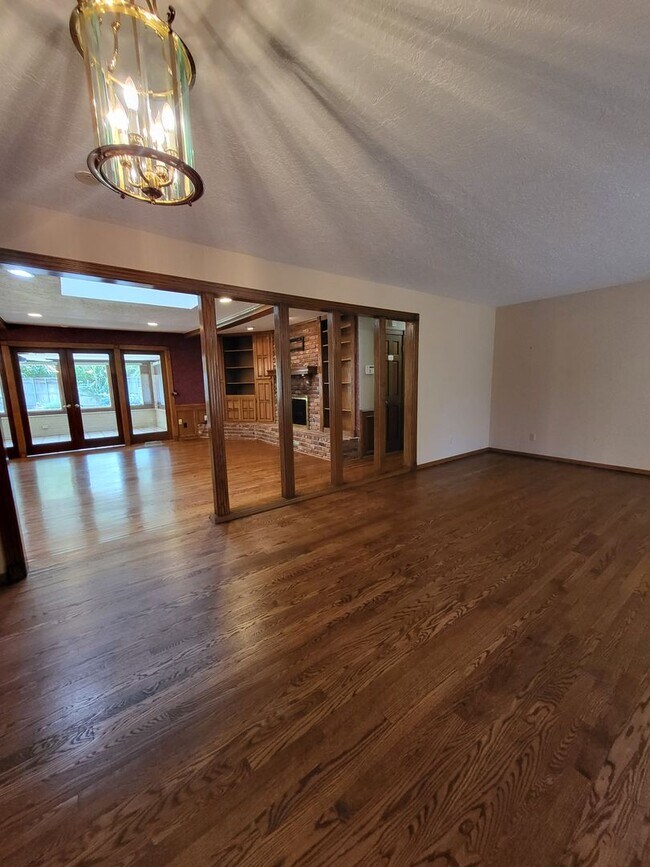 Building Photo - (2-3) Bed/(2) Bath Home in South Core Norman!