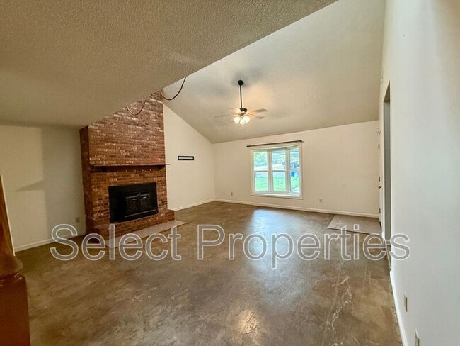 Building Photo - 1401 Elmdale Pl