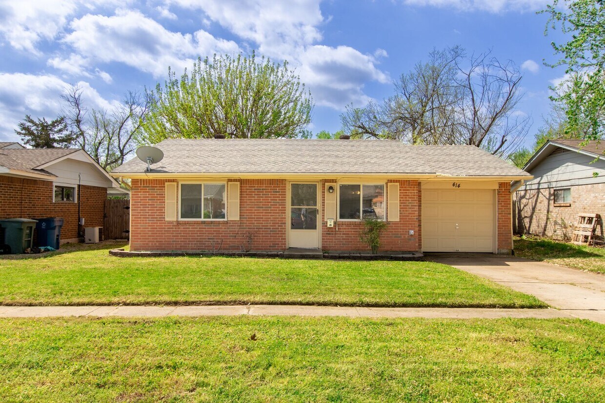 Foto principal - 3 Bed 1 Bath Rental in Edmond Oklahoma!