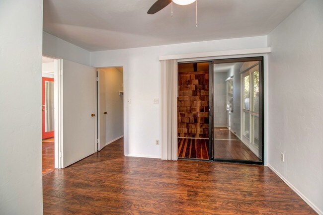 Foto del edificio - 2328 Wightman St