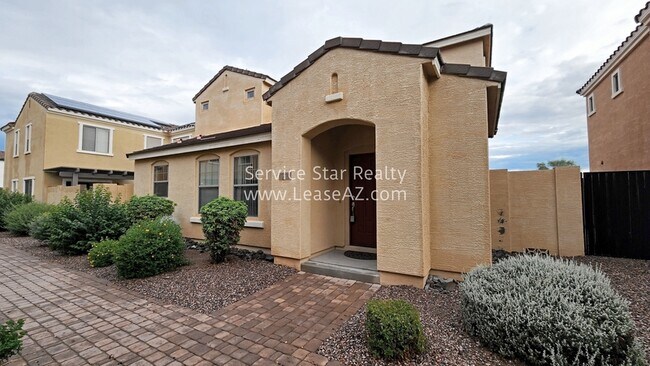 Building Photo - 1733 S Balboa Dr