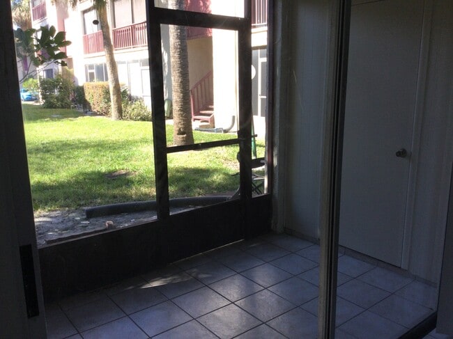 Patio - 8610 Huron Ct