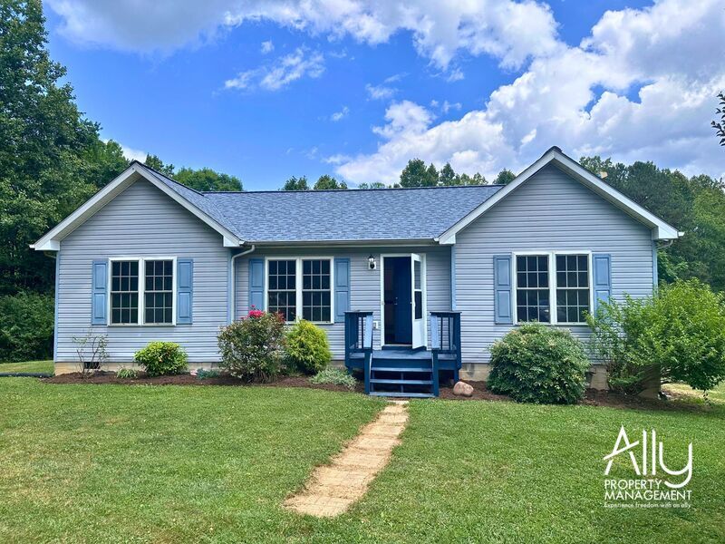 Primary Photo - 1571 Grove Hill Lane