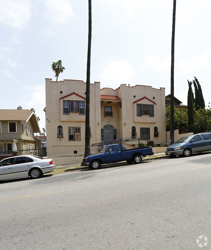 Building Photo - 908 S Normandie Ave
