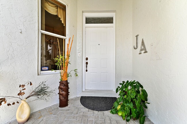 Foto del edificio - 8319 Horseshoe Bay Rd